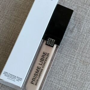 Givenchy Prisme Libre Skin-Caring Concealer in W110 0.37 fl oz